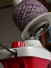 Knitmaster wool winder in action
